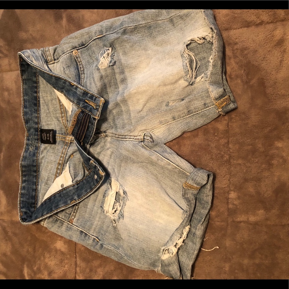 LIGHT WASH DESTROYED MIDI SHORTS SIZE 25/0